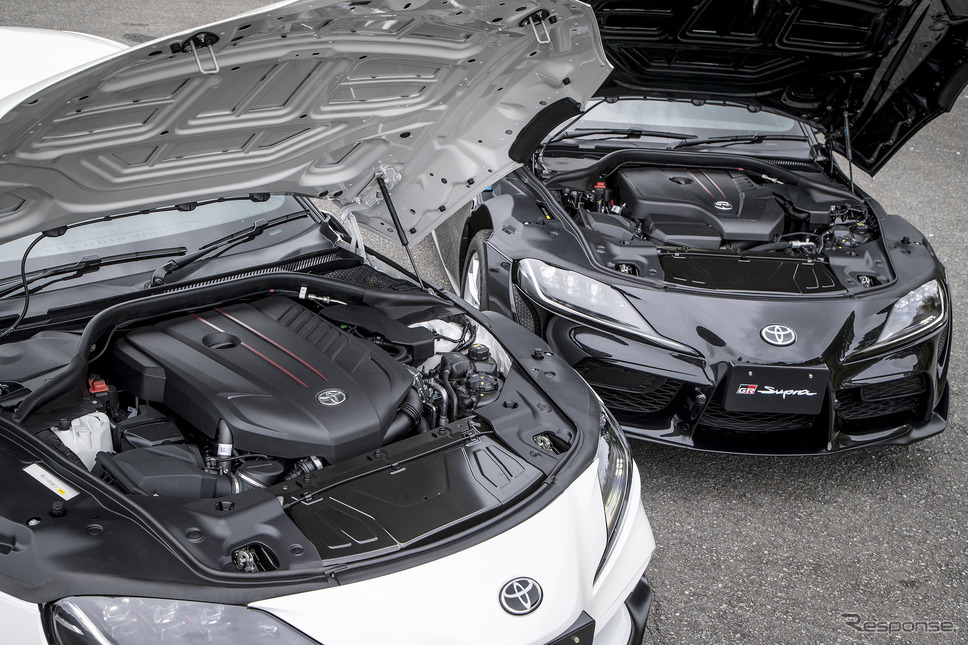 トヨタ スープラ 新型の直6エンジン(手前)と直4エンジン