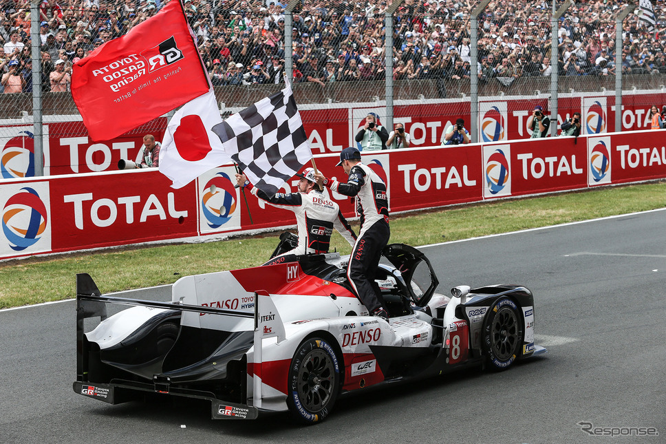 ルマン24時間耐久レースで優勝したトヨタGAZOO Racing。