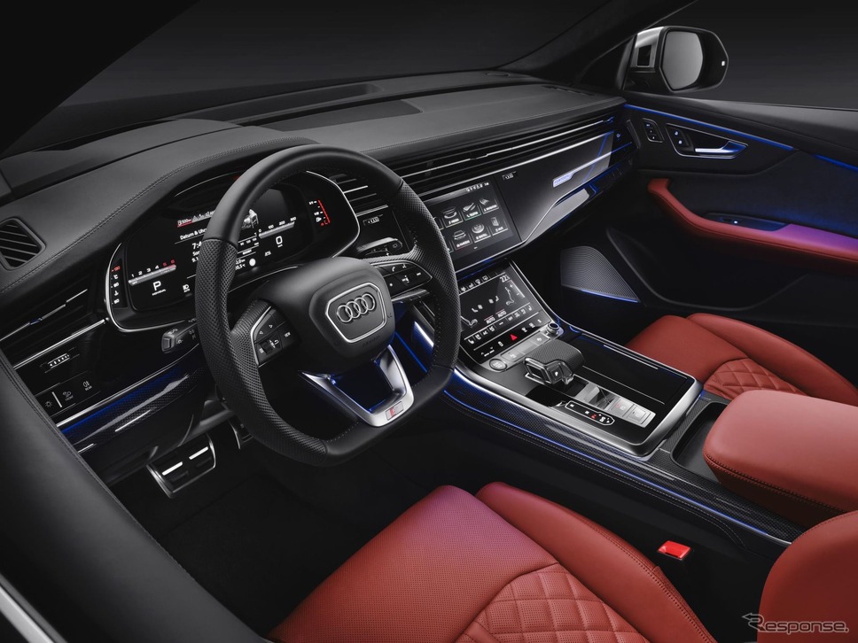 アウディ SQ8