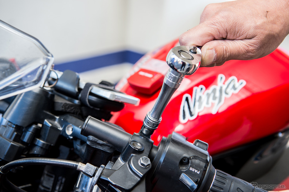 日常点検から本格的整備までこなすktcツールセットをバイクで試す レスポンス Response Jp 日常点検から本格的整備までこなすktcツールセットをバイクで試す レスポンス Response Jp
