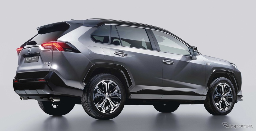 トヨタ RAV4 新型のPHV(欧州仕様)