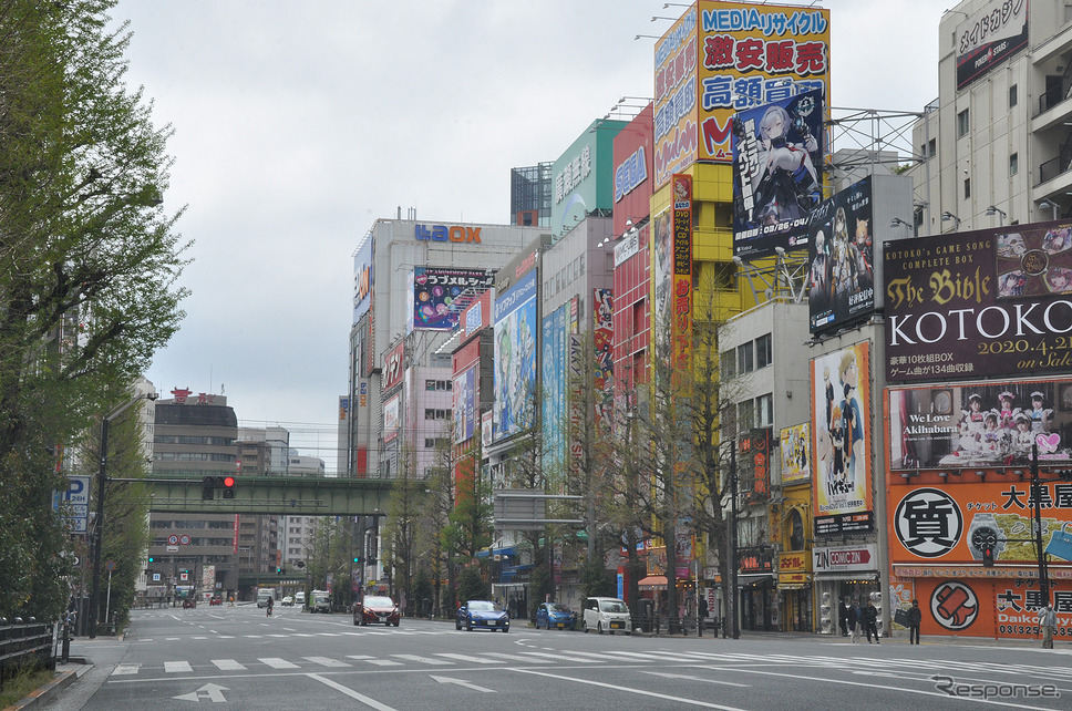 サブカルチャーの街、秋葉原。ひっそりとした雰囲気がいつもと全く違うので戸惑う