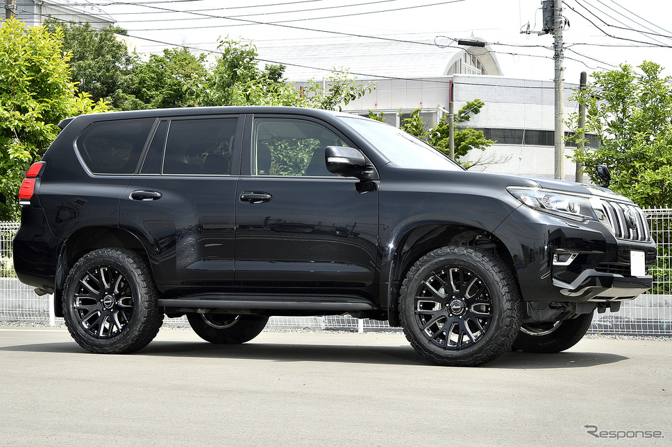 装着サイズ:20inx9J Inset+18 6H-139.7 カラー:ブラックマシニング タイヤサイズ:275/55R20