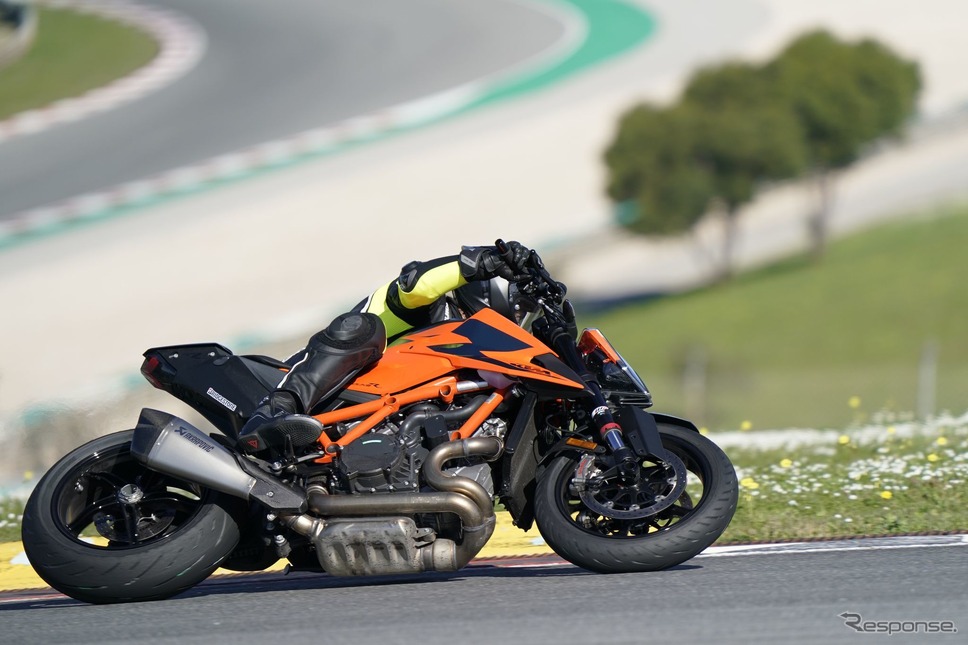 Ktm 1290スーパーデュークr 海外試乗 完璧に調教された従順なビースト 伊丹孝裕 レスポンス Response Jp