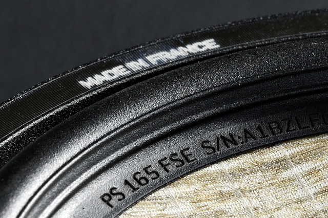 上位モデルですでに搭載されているチューンドマスダンパー(TMD)を採用