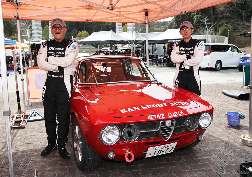 マクリン大地さん(右)と桝井和寛さん(左)