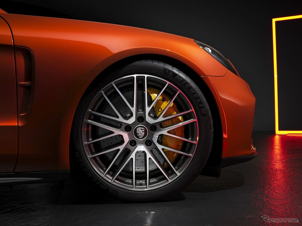 ポルシェ・パナメーラ 改良新型のターボS