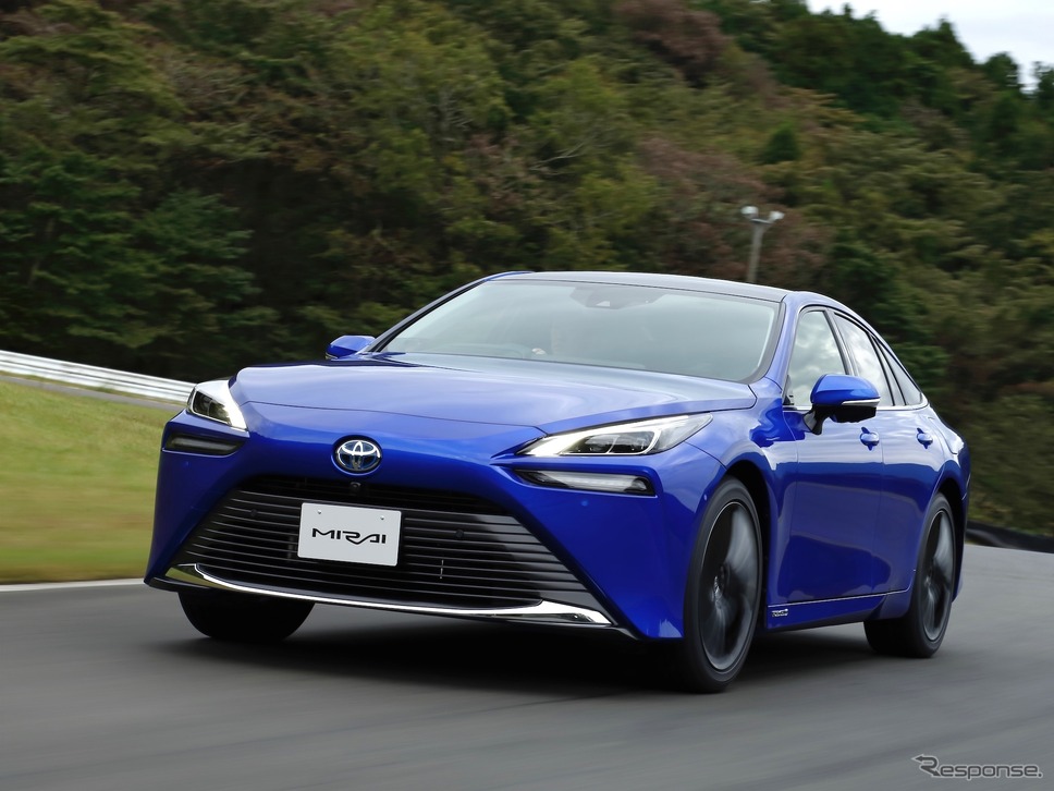 トヨタ・ミライ新型(プロトタイプ)
