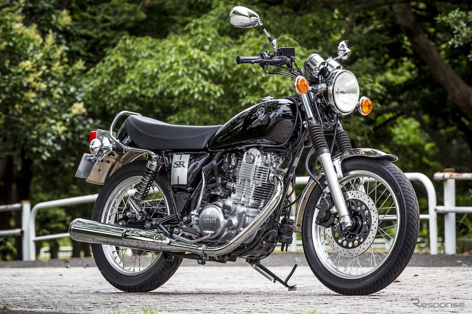 ヤマハ SR400。写真は2018年に復活した際のモデル。