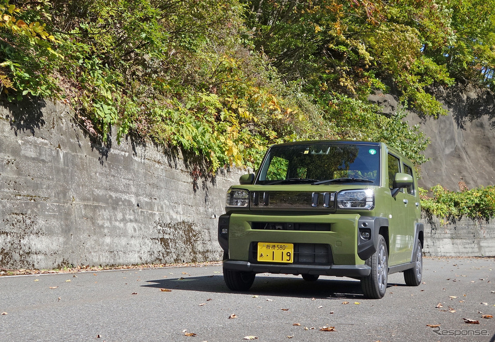 ダイハツ タフト Gターボ FWD。八木沢ダムの電源開発道路にて。