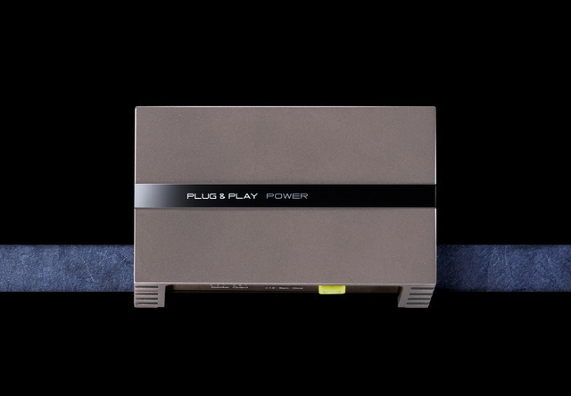 D級パワーアンプの一例(プラグアンドプレイ・PLUG&PLAY POWER)。