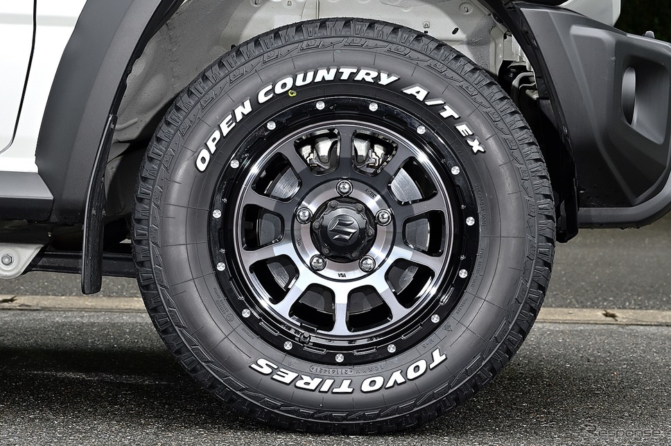 MID 【NITROPOWER M10 PERSHING J】推奨サイズ:16×6.0J Inset -5 5H-139.7/カラー:ブラック/DC+マシニング/タイヤサイズ:215/70R16