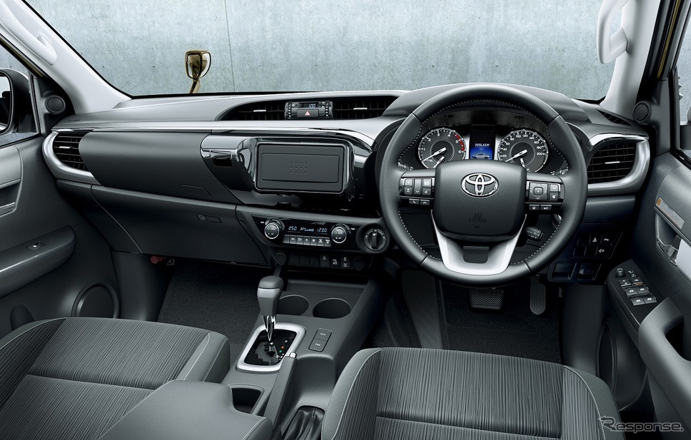 GRスポーツ シフトノブ Toyota オートマ車 ハイラックス 車内