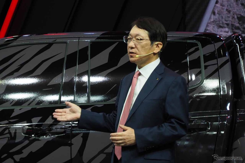 自ら登壇してXRT Conceptのプレゼンを行った三菱自動車工業の加藤隆雄代表取締役社長