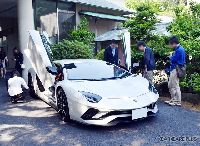 日本に2台しか入荷されていないという「ランボルギーニ アヴェンタドールS」