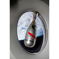 Mumm Cordon Rouge Stellar、シャンパンを宇宙へ