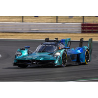 アストンマーティンTHORチーム、Valkyrieの走行テストをシルバーストン・グランプリサーキットで実施
