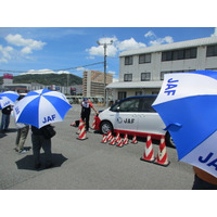 【JAF福岡】“まだ運転を続けたい”その想いを支える高齢者向けドライビングスクールを開催